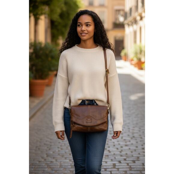 Liz & Co Handbags - Brown Leather Crossbody Flap Shoulder Bag (Liz & Co) – Good Condition